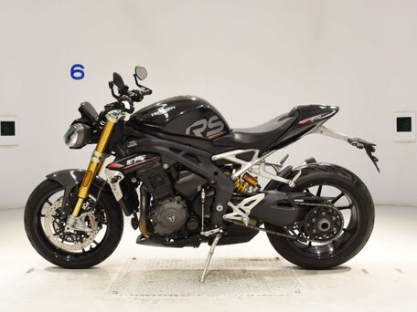 2021 Triumph Speed Triple, чёрный, 1200000 рублей, вид 3