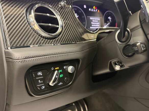 2020 Bentley Bentayga I Рестайлинг, пурпурный, 19500000 рублей - вид 19