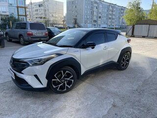 2018 Toyota C-HR I, белый, 2000000 рублей, вид 3