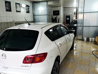 2004 Mazda Axela I, белый, 450000 рублей, вид 4