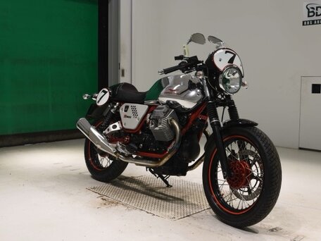2015 Moto Guzzi V 7, серебристый, 580000 рублей, вид 3