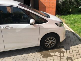 2019 Honda Freed II Рестайлинг, белый, 1800000 рублей, вид 2