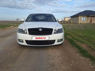 2011 Skoda Octavia II (A5) Рестайлинг, белый, 980000 рублей, вид 2