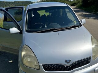2004 Toyota FunCargo, серебристый, 550000 рублей, вид 1