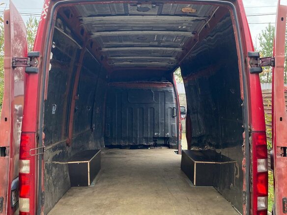 2006 Iveco Daily, красный, 700000 рублей - вид 9