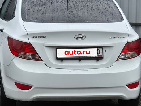 2013 Hyundai Solaris I, белый, 570000 рублей, вид 2