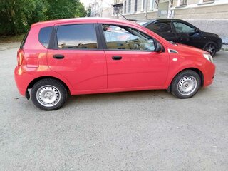 2011 Chevrolet Aveo I Рестайлинг, красный, 420000 рублей, вид 3