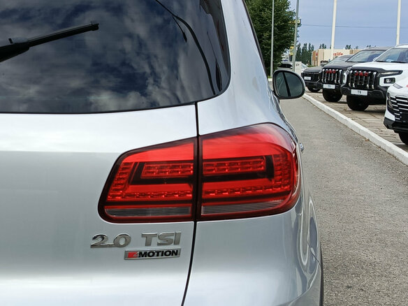 2016 Volkswagen Tiguan I Рестайлинг, серебристый - вид 8