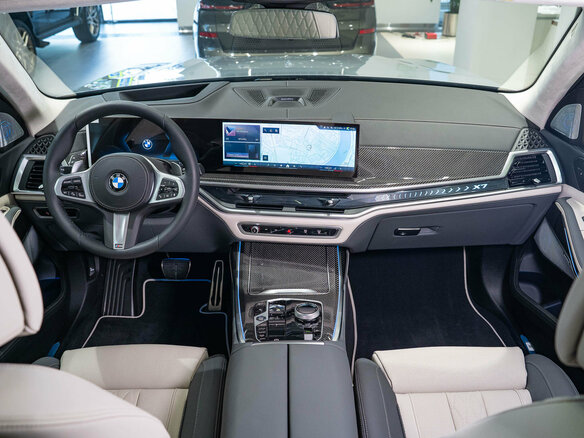 2025 BMW X7 40d I (G07) Рестайлинг, серый - вид 8