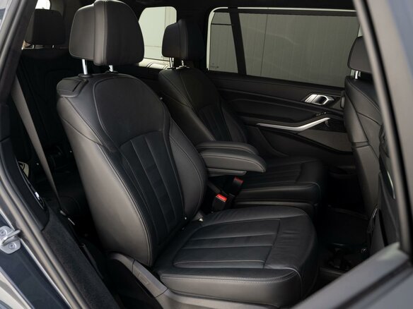 2021 BMW X7 40i I (G07), серый, 8799000 рублей - вид 16