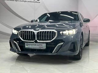 2025 BMW 5 серии Long 530Li xDrive VIII (G60/G61/G68), серый, 8199000 рублей, вид 2