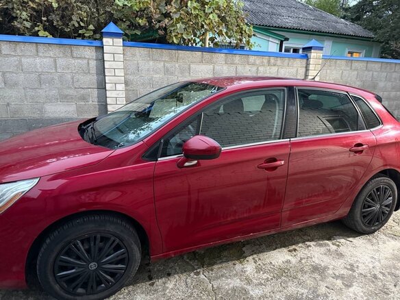 2012 Citroen C4 II, красный, 750000 рублей - вид 3