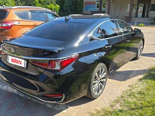 2021 Lexus ES 300h VII Рестайлинг, чёрный, 3800000 рублей, вид 3