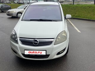 2013 Opel Zafira B Рестайлинг, белый, 570000 рублей, вид 1