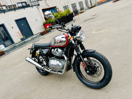 2026 Royal Enfield INT650, серебристый, 669000 рублей, вид 2