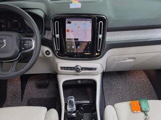 2022 Volvo XC40 I, белый, 4649844 рублей, вид 5