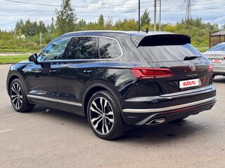 2018 Volkswagen Touareg III, чёрный, 2990000 рублей, вид 5