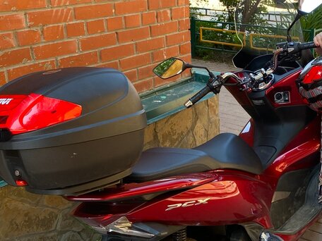 2018 Honda PCX 150, красный, 365000 рублей, вид 3