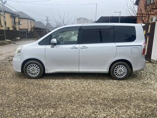 2009 Toyota Noah II (R70), серый, 1400000 рублей, вид 4