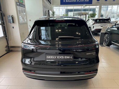 2026 Geely EX5 Гибрид EM-i, чёрный, 4060525 рублей, вид 4