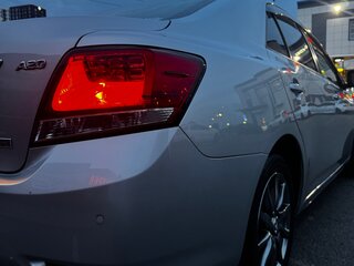 2018 Toyota Allion II Рестайлинг 2, серебристый, 1800000 рублей, вид 4