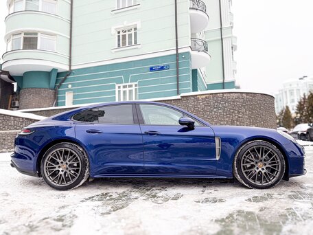 2022 Porsche Panamera 4 II Рестайлинг, синий, 12900000 рублей, вид 4