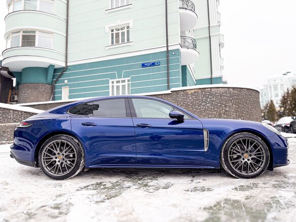 2022 Porsche Panamera 4 II Рестайлинг, синий, 12900000 рублей - вид 3