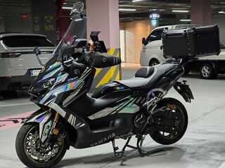 2023 Yamaha TMAX, чёрный, 1470000 рублей, вид 2