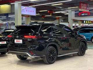 2025 Toyota Crown Kluger, чёрный, 5770700 рублей, вид 4