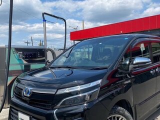 2018 Toyota Voxy III (R80) Рестайлинг, чёрный, 2390000 рублей, вид 1