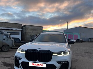 2019 BMW X7 40i I (G07), белый, 7590000 рублей, вид 3