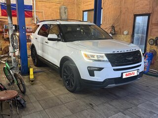 2019 Ford Explorer V Рестайлинг 2, белый, 2500000 рублей, вид 1