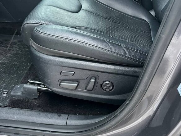 2019 Hyundai Santa Fe IV, серый, 3300000 рублей - вид 17