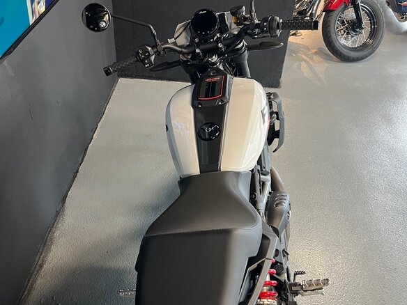 2022 Indian FTR 1200, белый, 1080000 рублей - вид 11