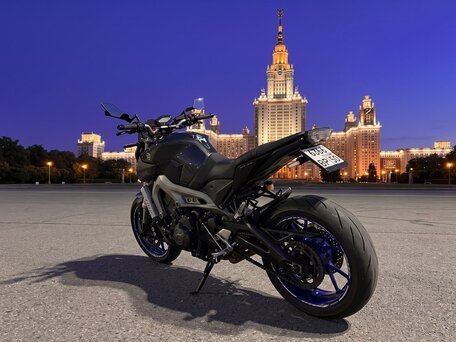 2014 Yamaha MT-09 (FZ-09), серый, 699000 рублей, вид 4