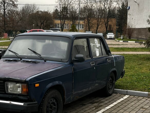 2007 Lada (ВАЗ) 2105, синий, 100000 рублей - вид 4