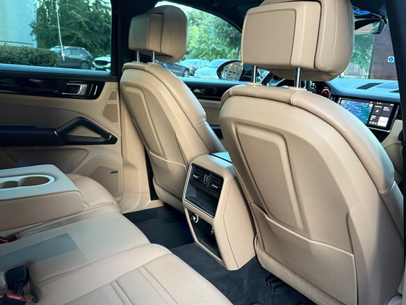 2020 Porsche Cayenne III, коричневый - вид 19