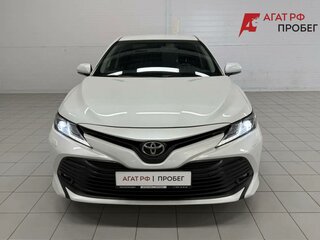 2020 Toyota Camry VIII (XV70), белый, 2385000 рублей, вид 2