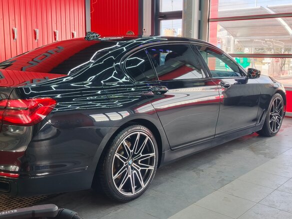 2017 BMW 7 серии Long 730Ld xDrive VI (G11/G12), чёрный, 3400000 рублей - вид 17