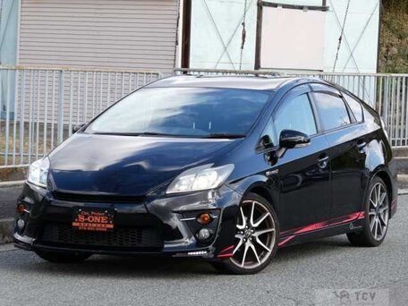 Toyota Prius III Рестайлинг (XW30)