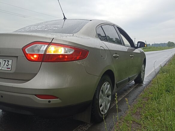 2011 Renault Fluence I, бежевый, 500000 рублей - вид 2