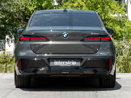 2025 BMW 7 серии 740d xDrive VII (G70), серый, 12890000 рублей, вид 4