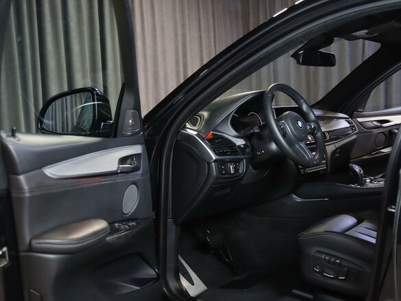 2018 BMW X6 40d II (F16), чёрный, 3649000 рублей - вид 6