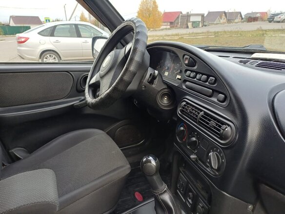 2015 Chevrolet Niva I Рестайлинг, серый, 540000 рублей - вид 4