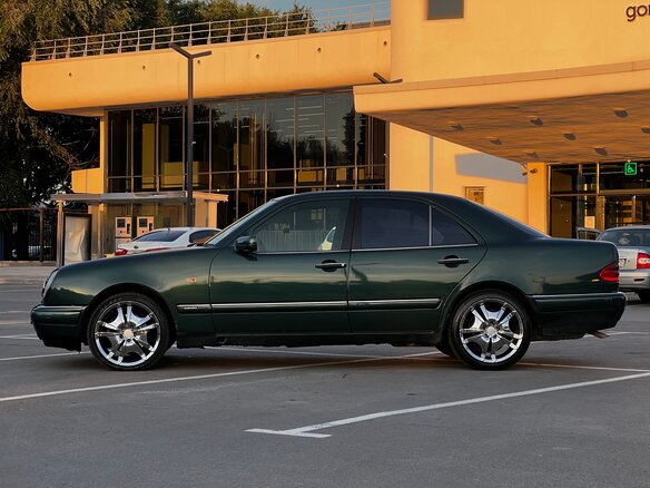 1996 Mercedes-Benz E-Класс 320 II (W210, S210), зелёный, 550000 рублей - вид 1