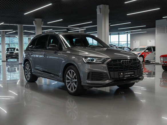 2021 Audi Q7 45 TDI II (4M) Рестайлинг, серый, 6700000 рублей - вид 1
