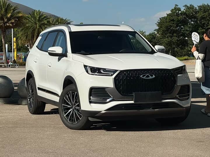 Открыть фотографии: Chery Tiggo 8 I Рестайлинг 2