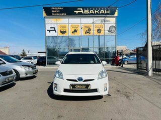 2010 Toyota Prius III (XW30), белый, 1329000 рублей, вид 3