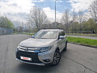 2015 Mitsubishi Outlander III Рестайлинг 2, серебристый, 2200000 рублей, вид 2