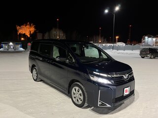 2019 Toyota Voxy III (R80) Рестайлинг, синий, 2500000 рублей, вид 1